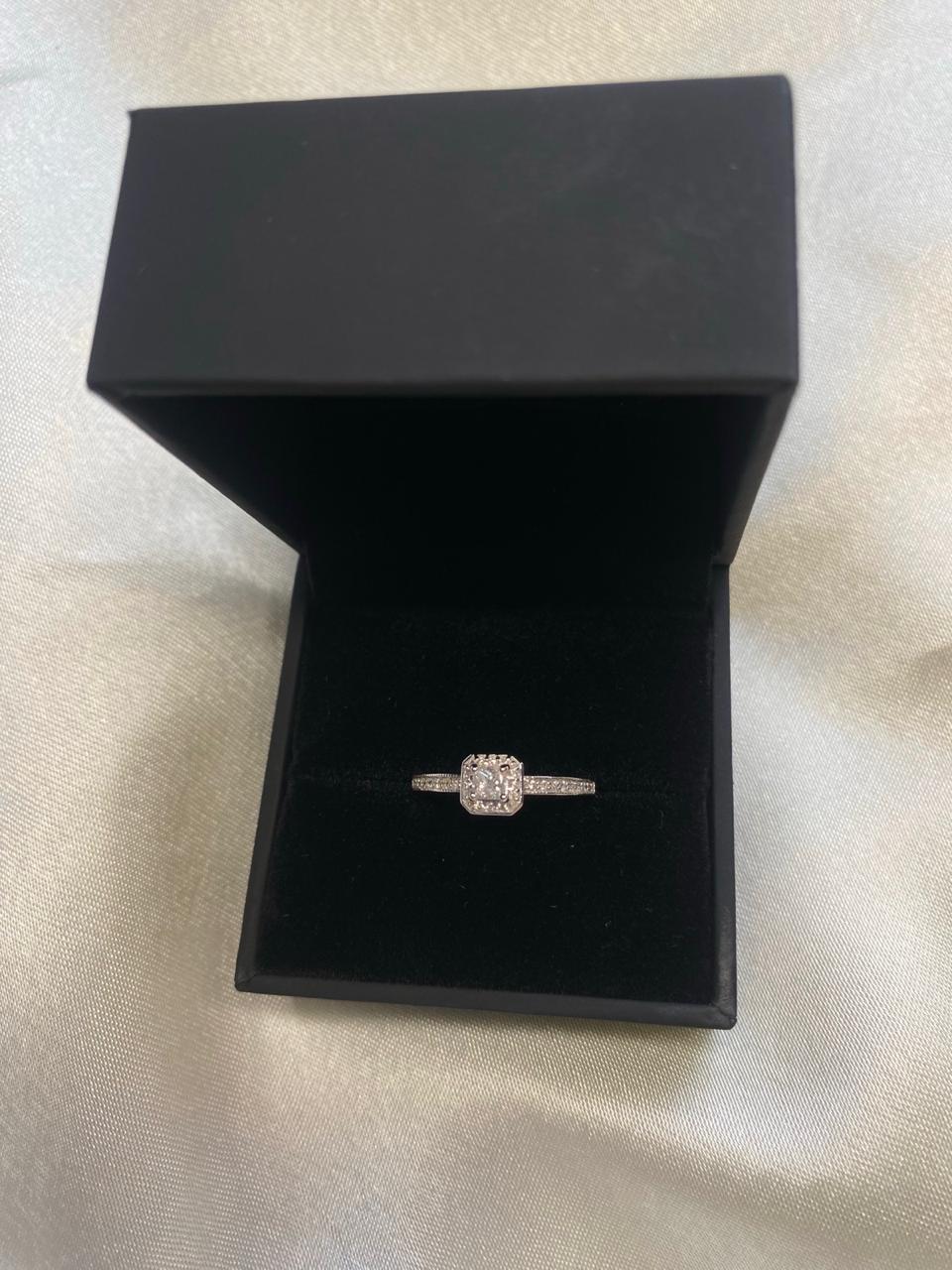 Anillo de Compromiso Diamantes Naturales