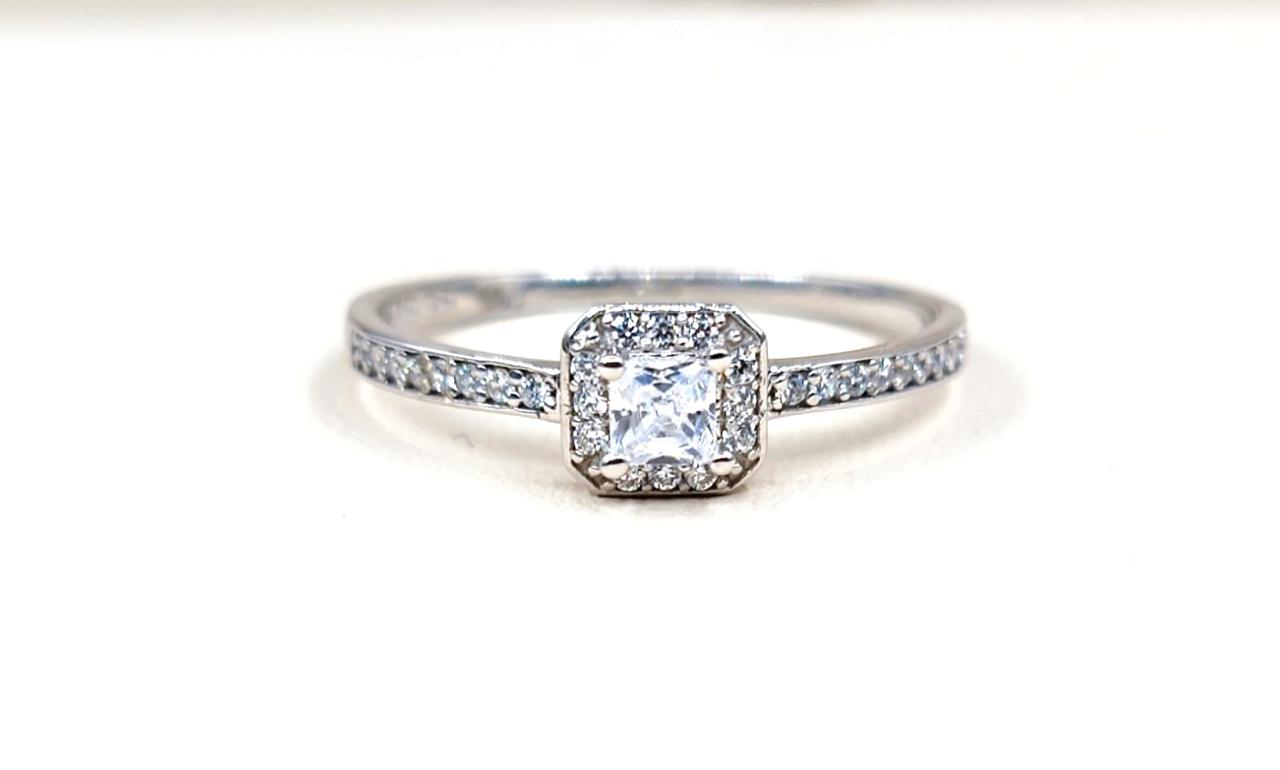 Anillo de Compromiso Diamantes Naturales